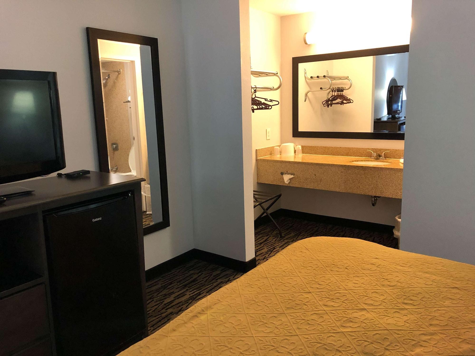 Motel 6-La Place, La 外观 照片