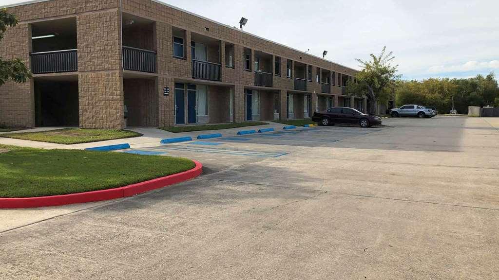 Motel 6-La Place, La 外观 照片